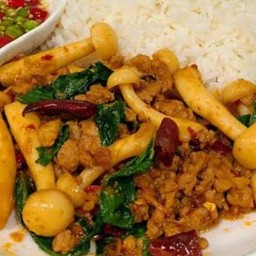 ข้าว + ผัดกะเพราหมูสับใส่เห็ด