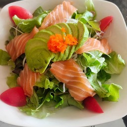 สลัดแซลมอนอโวคาโด