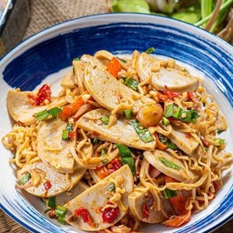 ยำมาม่าหมูยอ