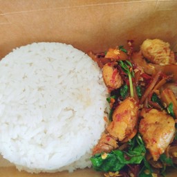 ไก่+หน่อไม้ดองผัดกะเพราพริกแห้ง