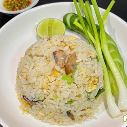 ข้าวผัดปลาเค็ม(ปลาอินทรีย์)