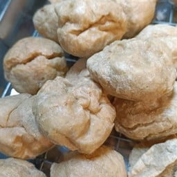 พี่กัน ลูกชิ้นทอด พุงโตโต