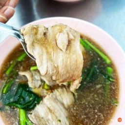 ราดหน้าหมู