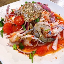 ยำปูม้า+กุ้งสด+ไข่แดง