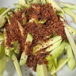 มะม่วงเปรี้ยว พริกเกลือลาว