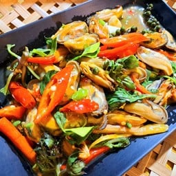 ผัดฉ่าหอยแมลงภู่