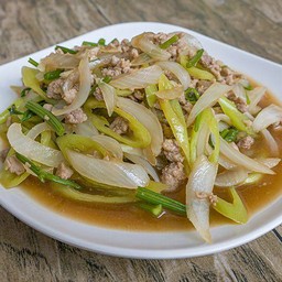 หมูผัดพริกหยวก