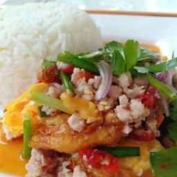 ยำไข่ดาวราดข้าว