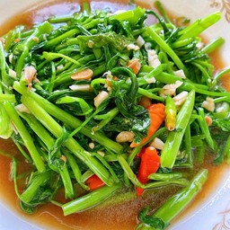 ผัดผักบุ้งไฟแดง