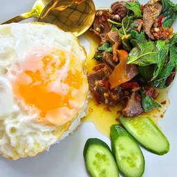 ข้าวกะเพราหมูตุ๋น