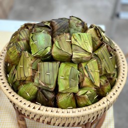 ข้าวเหนียวปิ้งไส้เผือก