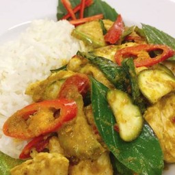 ข้าวราดแกงเขียวหวาน ไก่