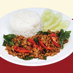 ข้าวกะเพราพริกแห้งหมูสับ