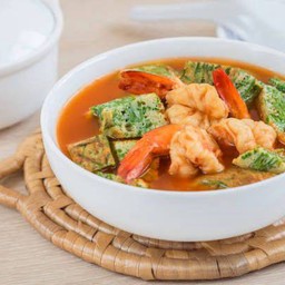 เเกงส้มชะอมกุ้ง