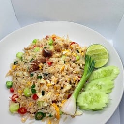 ข้าวผัดคะน้าปลาเค็ม