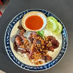 ข้าวเนื้อแดดเดียวทอดกระเทียม