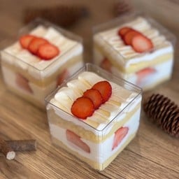 Ichigo Nama Cream Box  7.5cm*7.5cm*7.5cm