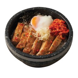 ข้าวหน้าไก่ย่างรสเผ็ด+ไข่ออนเซน