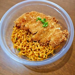มาม่าเผ็ดเกาหลีไก่กรอบ
