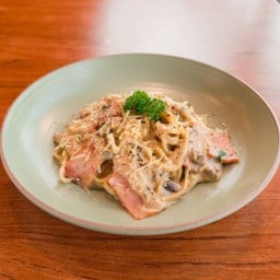 พาสต้าอัลเฟรโด ซอสเห็ด เบคอน