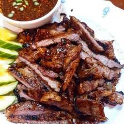 เนื้อย่างน้ำจิ้มแจ่วแซ่บๆ