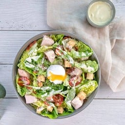 ซีซาร์สลัดกับเนื้ออกไก่