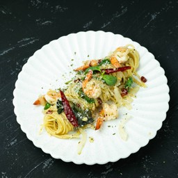 พาสต้ากุ้งผัดพริกแห้ง