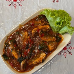 ผัดกะเพราปลากระป๋อง (กับข้าว)