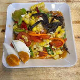 ตำข้าวโพดไข่เค็ม
