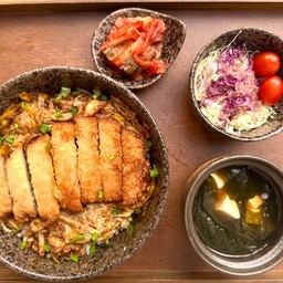 ชุดข้าวหน้าหมูทอด