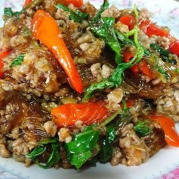 กระเพราวุ้นเส้นหมูสับ(ข้าวหอมมะลิ)