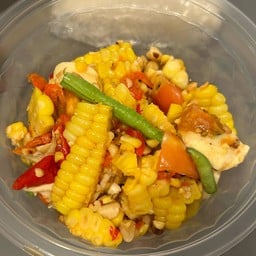 ตำข้าวโพดไข่เค็ม