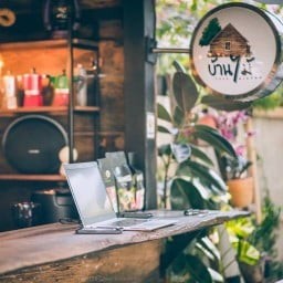 บ้านไม้ CAFE & BISTRO