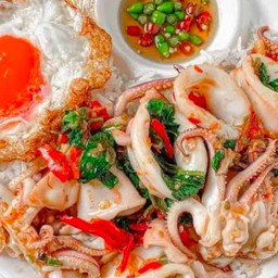 กะเพราปลาหมึก