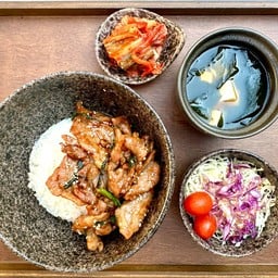 ข้าวหน้าหมูเกาหลี