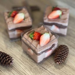 Strawberry Chocolate Cakebox 7.5cm*7.5cm*7.5cm