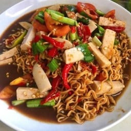 ส้มตำน้องบะหมี่ ข้างวัดอัมฤทธิ์