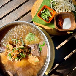 ต้มเส้นโครงไก่