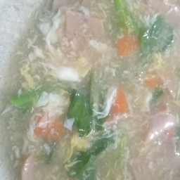 ราดหน้าหมูหมักใส่ไข่