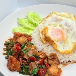 ข้าวกะเพราหมูกรอบ