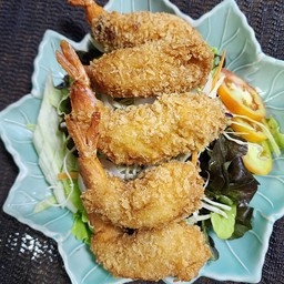 สลัดกุ้งทอด