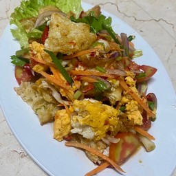 ยำไข่ดาว