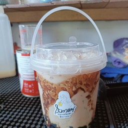 นมสดบราวซูการ์เย็นแก้วถังหูหิ้วไม่มีแยกน้ำแข็งนะคะ