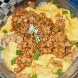 ข้าวไข่ข้นหมูสับผัดซีอิ้ว