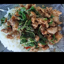 ข้าว กระเพราหมูชิ้น