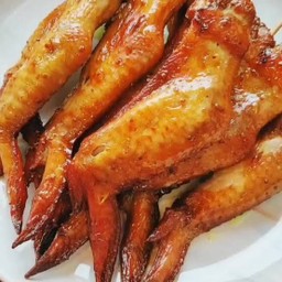 ปีกไก่แดงย่าง