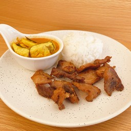 ข้าวแกงส้ม+หมูทอด
