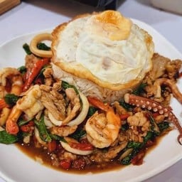 มุมอร่อยกะเพราพริกแห้ง