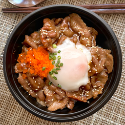 ข้าวหน้าหมูย่าง Signature