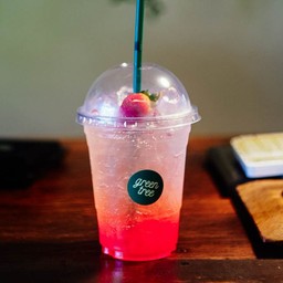 สตรอร์เบอร์รี่โซดา